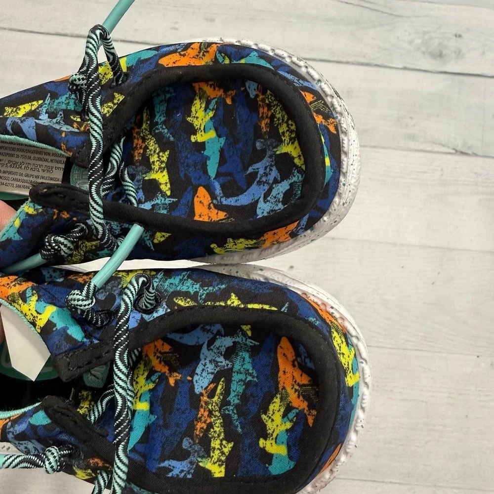 Hey Dude Wally Sharks little kids size 6